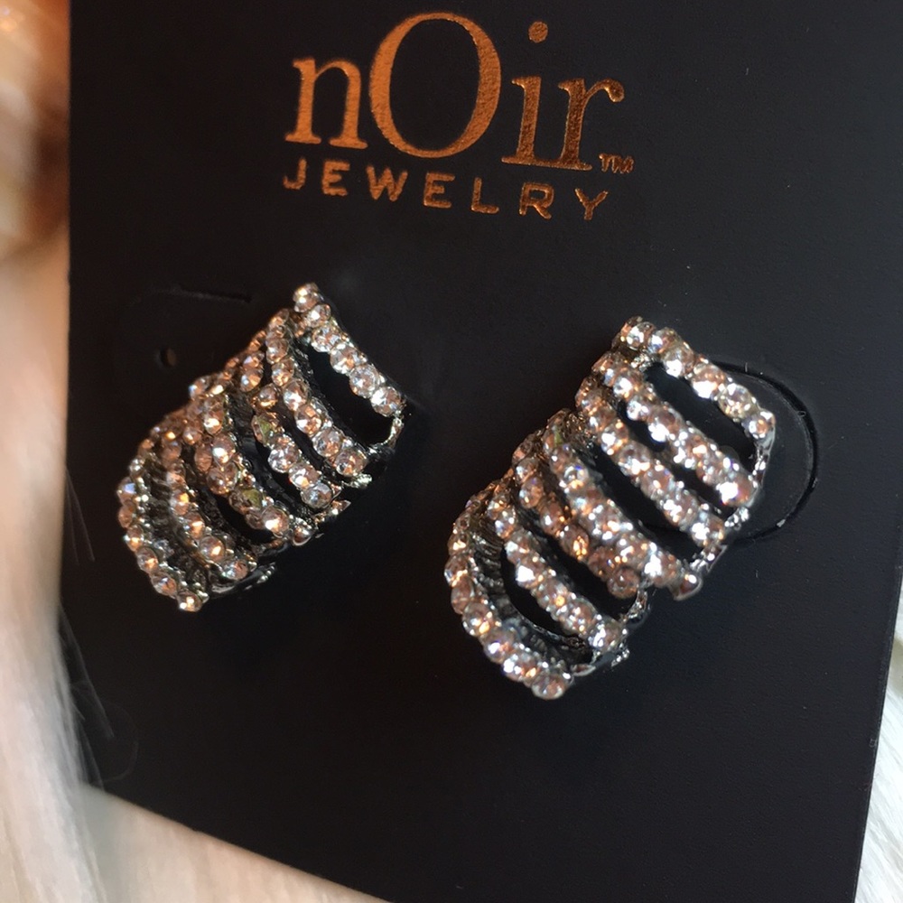 ♥️nOir® Gorgeous Crystal Earrings NWOT♥️